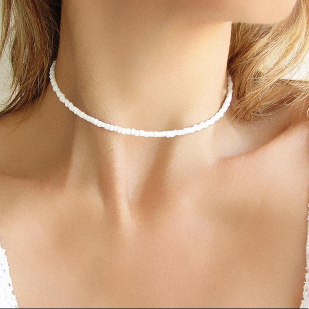 White 15 Inch Beaded Necklace
